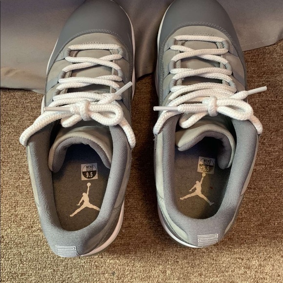 Jordan 11 low cool grey size 9.5 (no box ) - Picture 6 of 6